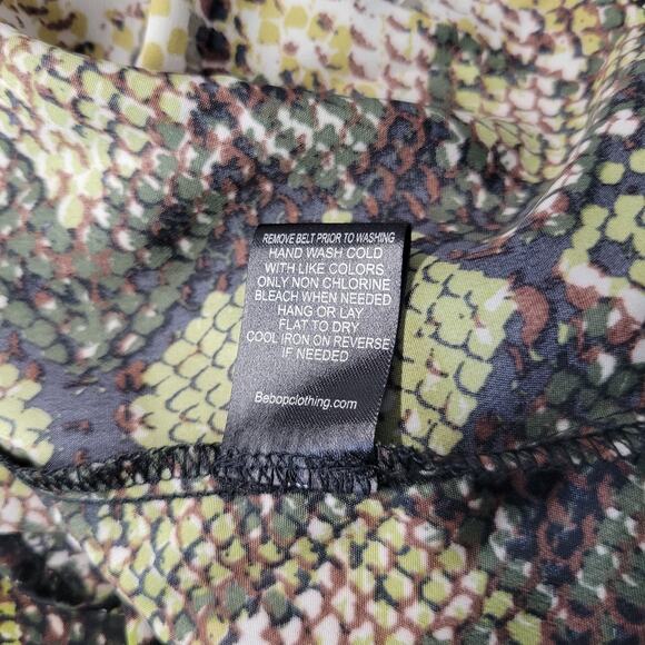 BeBop Dress Womens Small Green Yellow Snake Print 3/4 Sleeve V Neck Mini New - Picture 14 of 15
